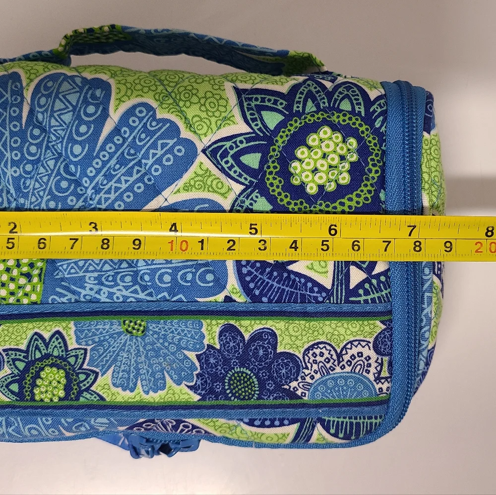 Vera Bradley Hanging Essentials Cosmetic Accessory Bag Blue Doodle Daisy Print